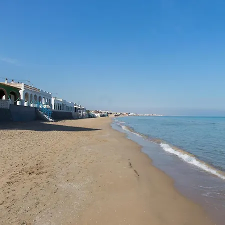 Beachfront Los Banos Apartment Dénia